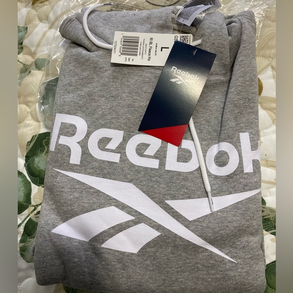 Reebok Tops - NWTS Rebook Sweatshirt Ladies